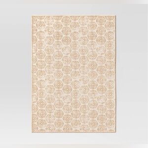 NWT set of 6 threshold beige medallion placemats 14”x19” each